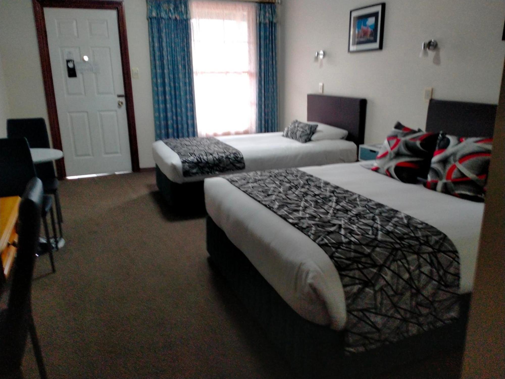 Sandstock Motor Inn Armidale Bagian luar foto
