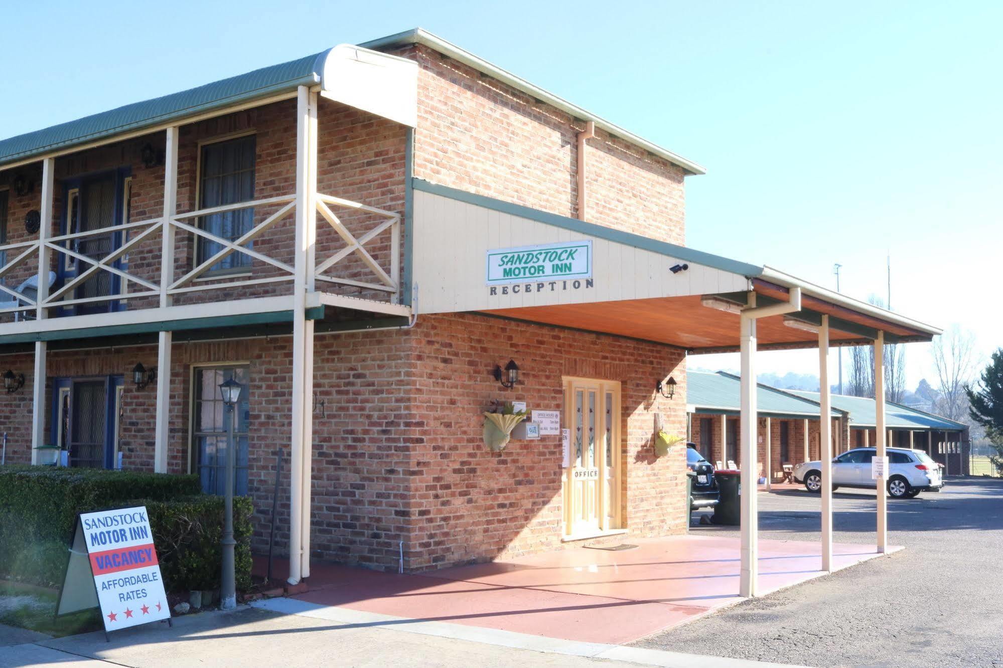 Sandstock Motor Inn Armidale Bagian luar foto