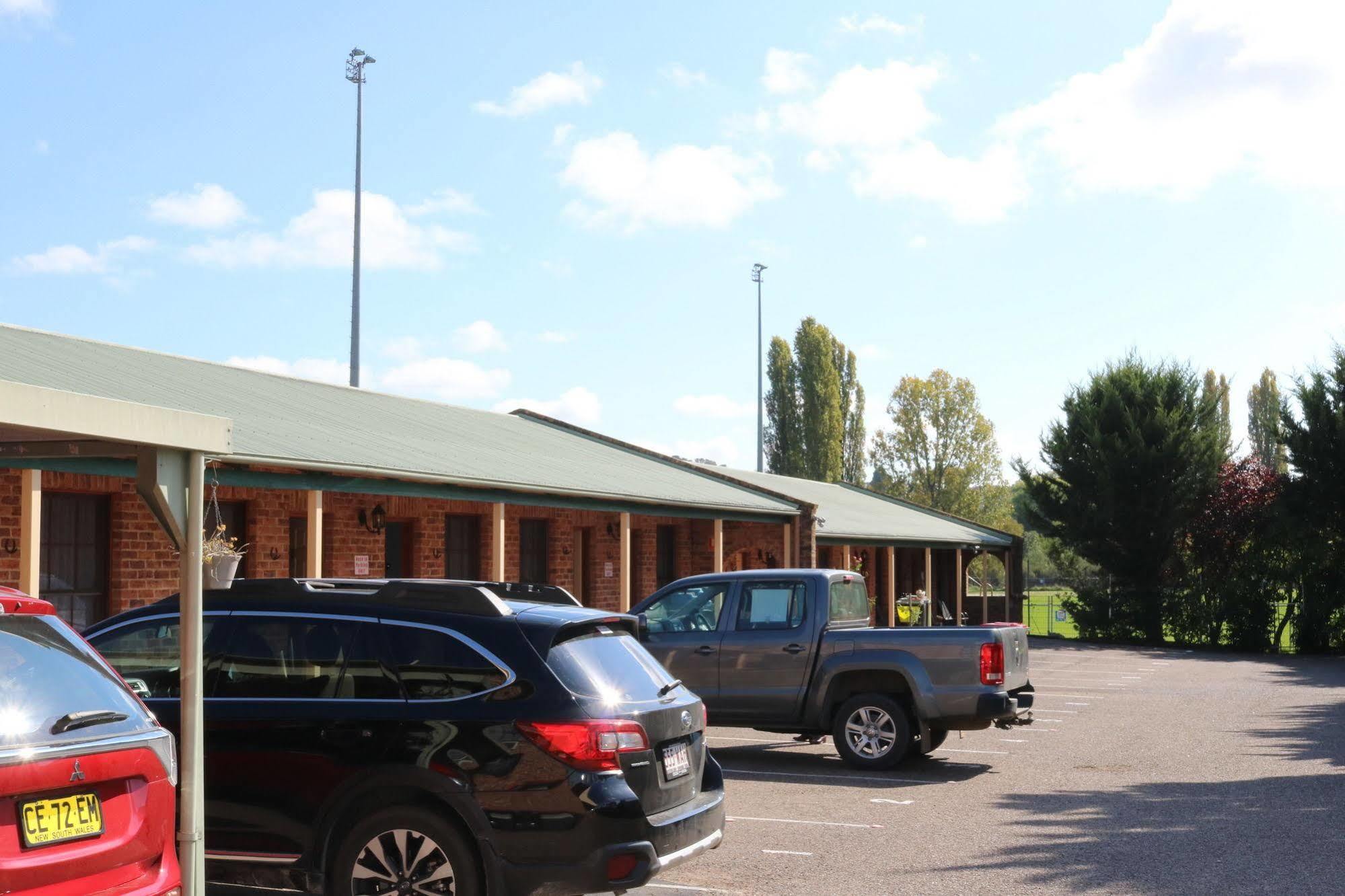 Sandstock Motor Inn Armidale Bagian luar foto