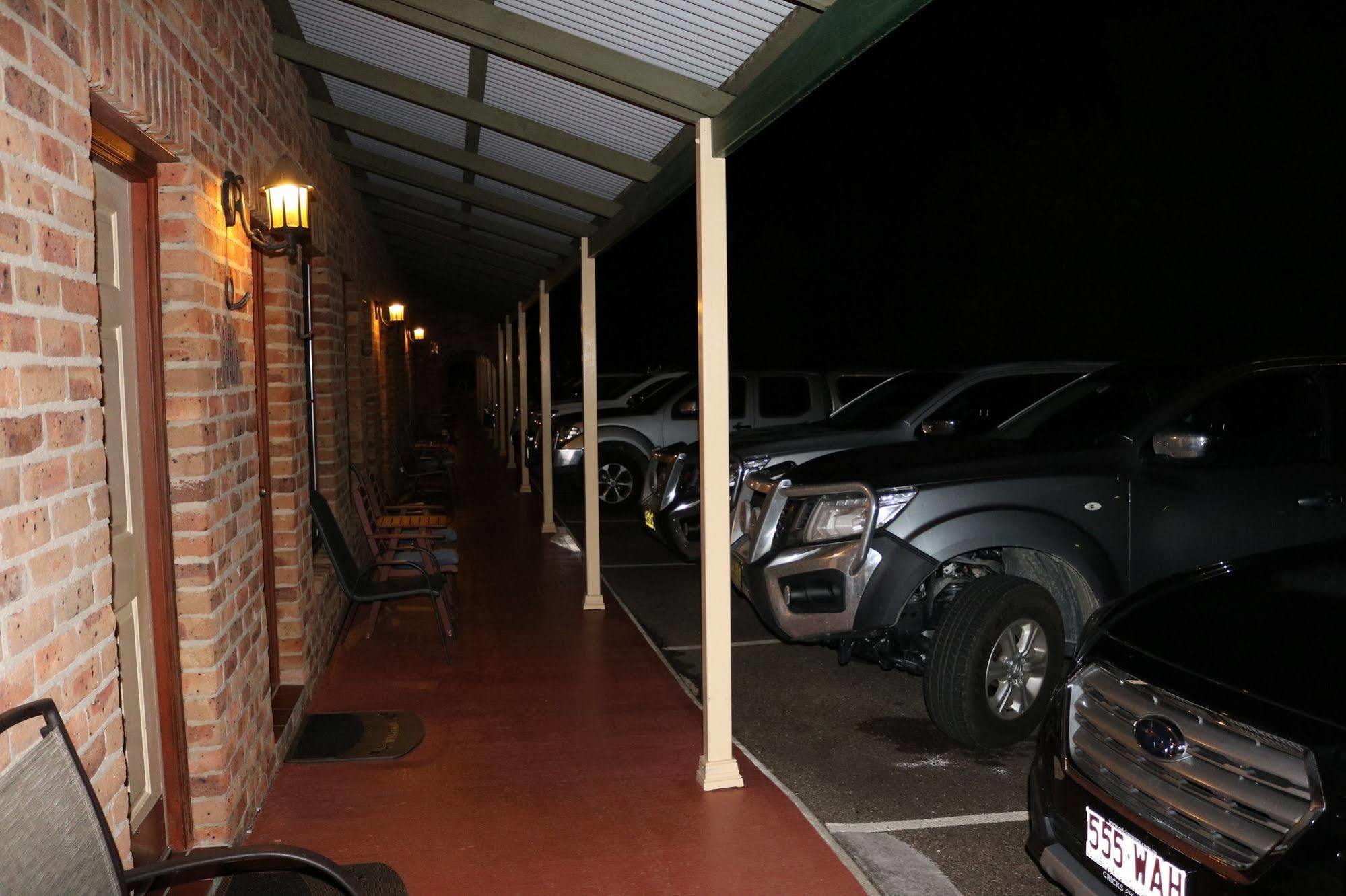 Sandstock Motor Inn Armidale Bagian luar foto