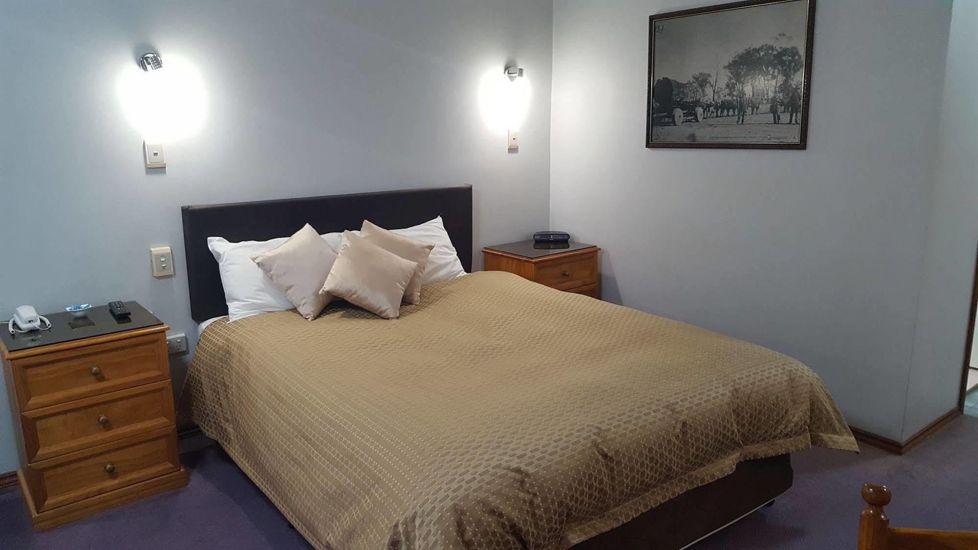 Sandstock Motor Inn Armidale Bagian luar foto