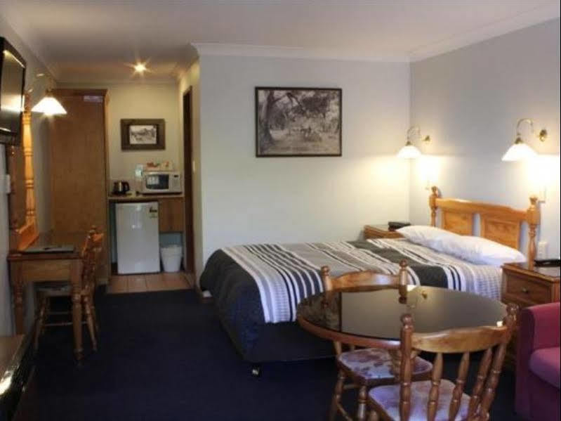 Sandstock Motor Inn Armidale Bagian luar foto