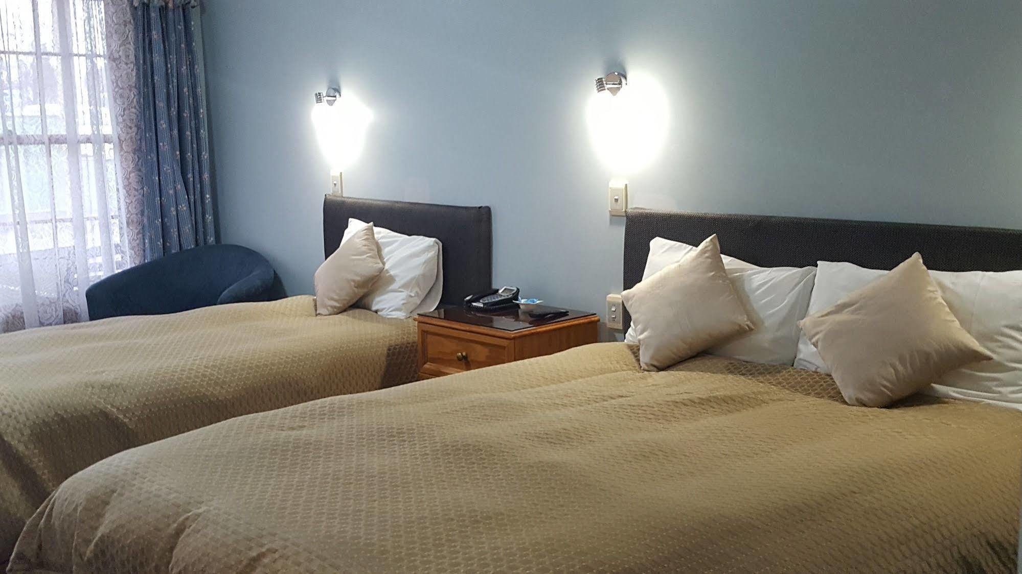 Sandstock Motor Inn Armidale Bagian luar foto