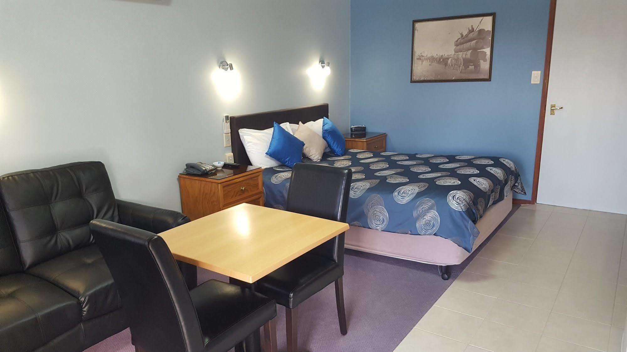 Sandstock Motor Inn Armidale Bagian luar foto
