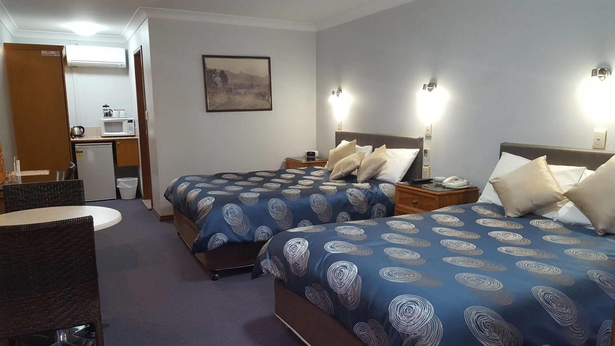 Sandstock Motor Inn Armidale Bagian luar foto